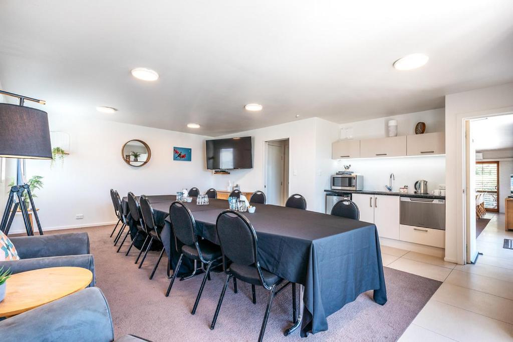 Onetangi Beach Apartments Экстерьер фото