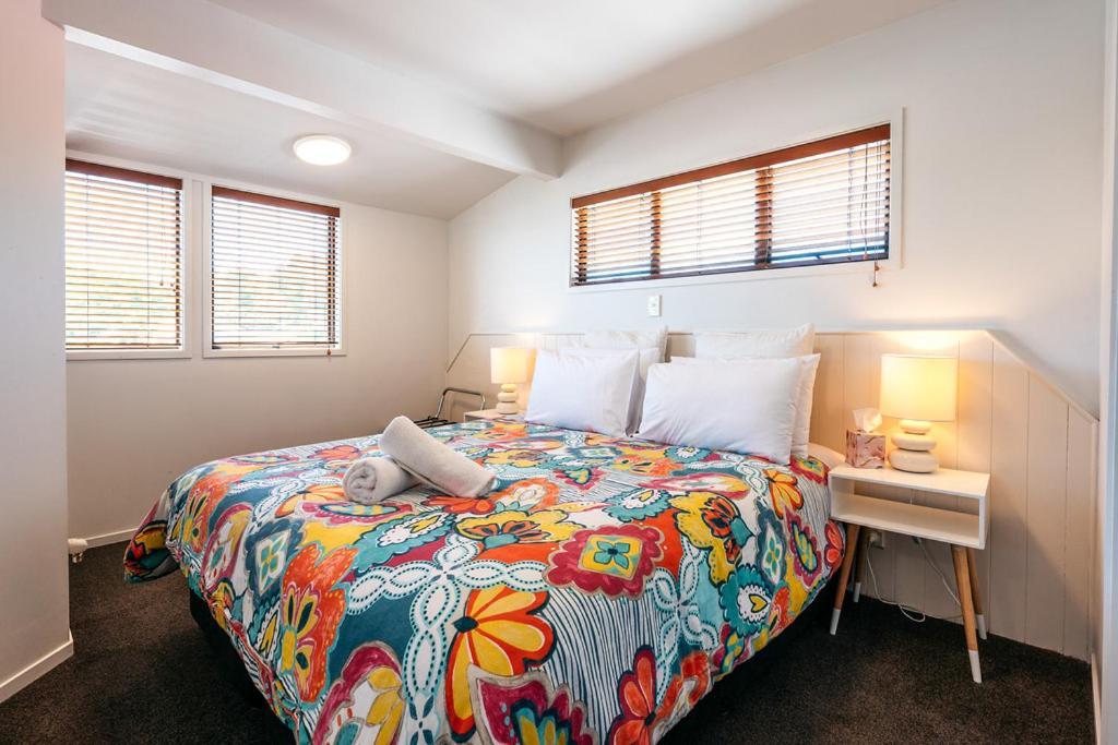 Onetangi Beach Apartments Экстерьер фото