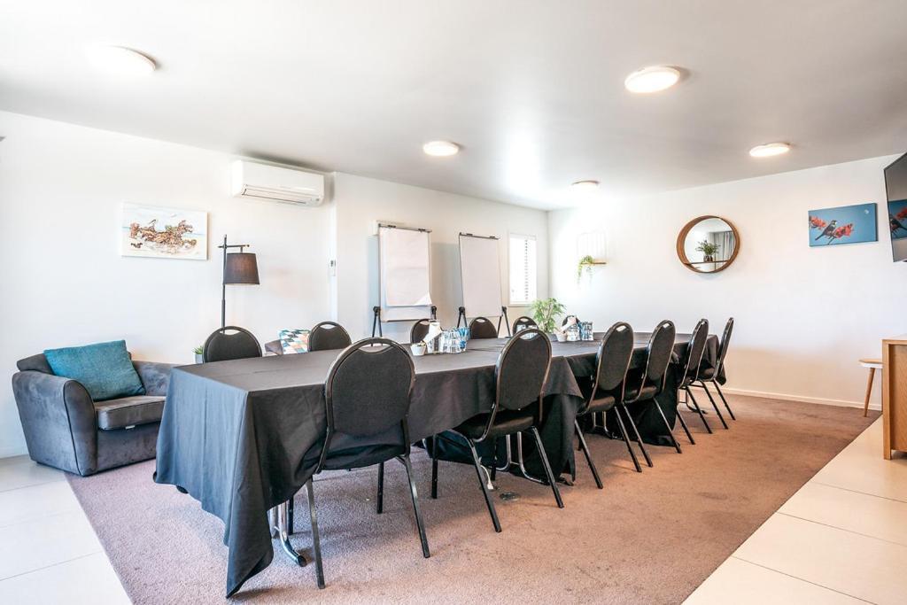 Onetangi Beach Apartments Экстерьер фото