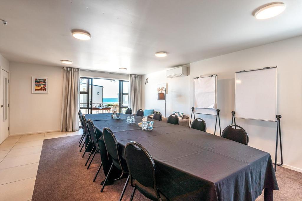 Onetangi Beach Apartments Экстерьер фото