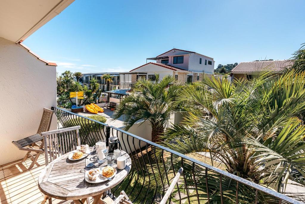 Onetangi Beach Apartments Экстерьер фото