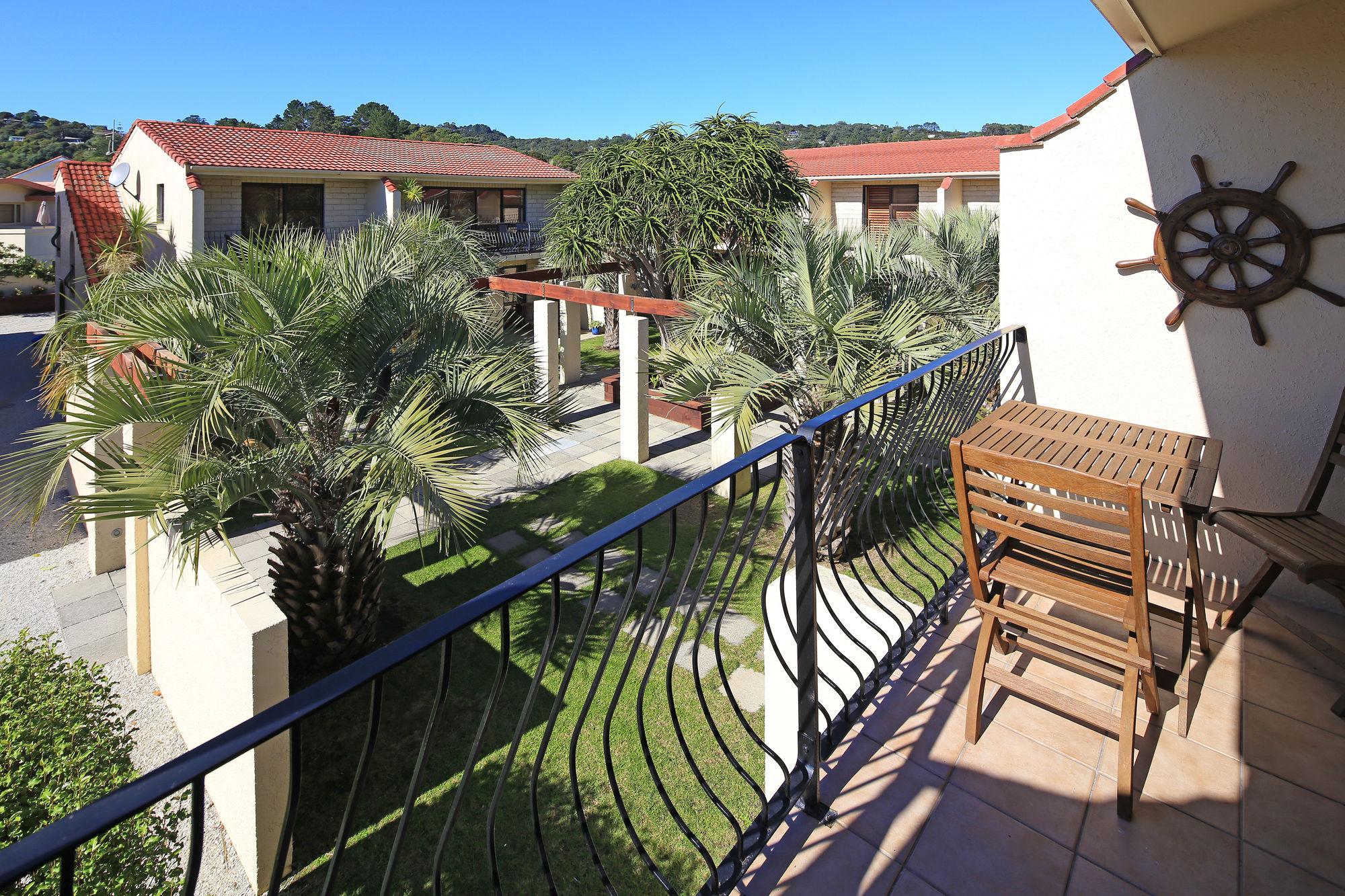 Onetangi Beach Apartments Экстерьер фото