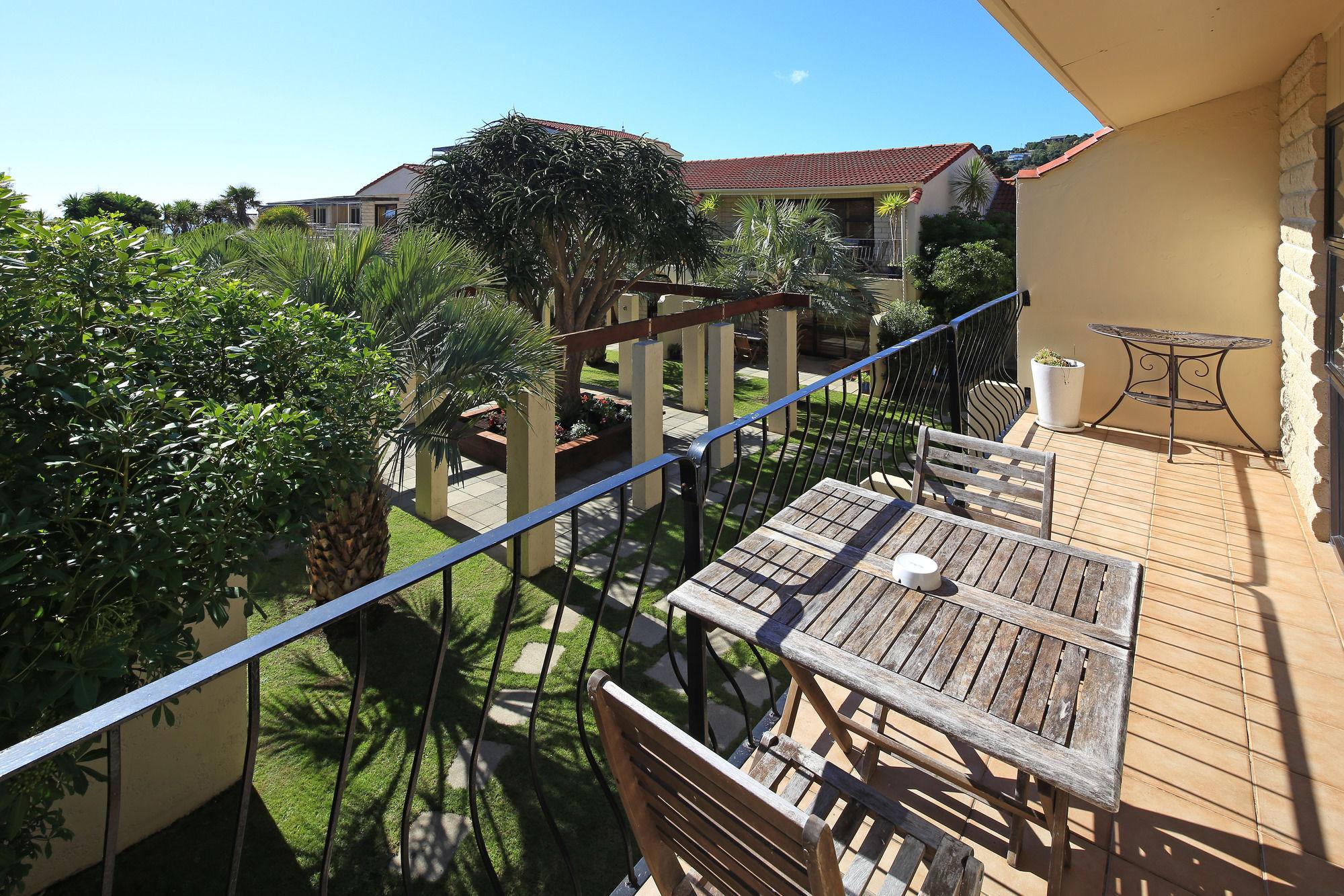 Onetangi Beach Apartments Экстерьер фото