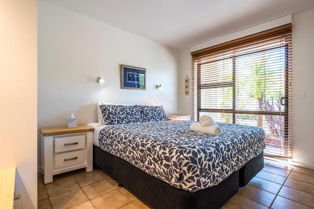 Onetangi Beach Apartments Экстерьер фото
