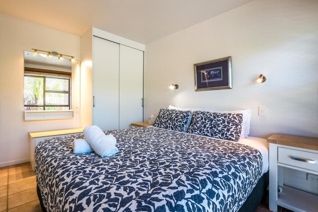 Onetangi Beach Apartments Экстерьер фото