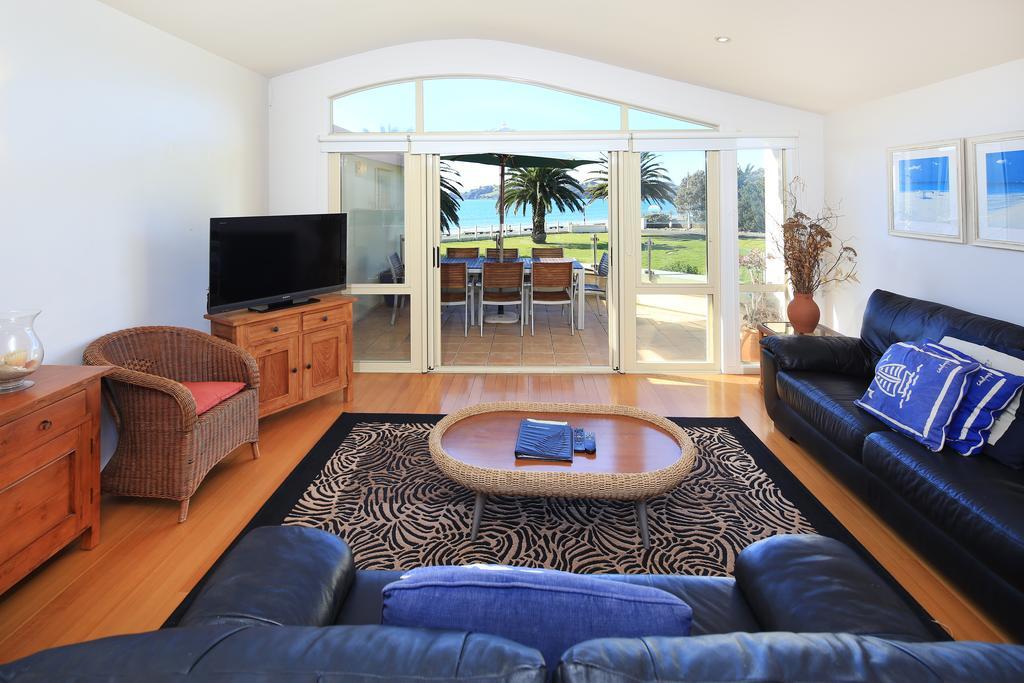 Onetangi Beach Apartments Экстерьер фото
