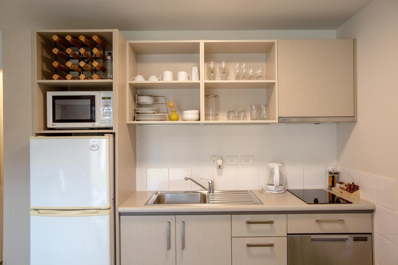 Onetangi Beach Apartments Экстерьер фото