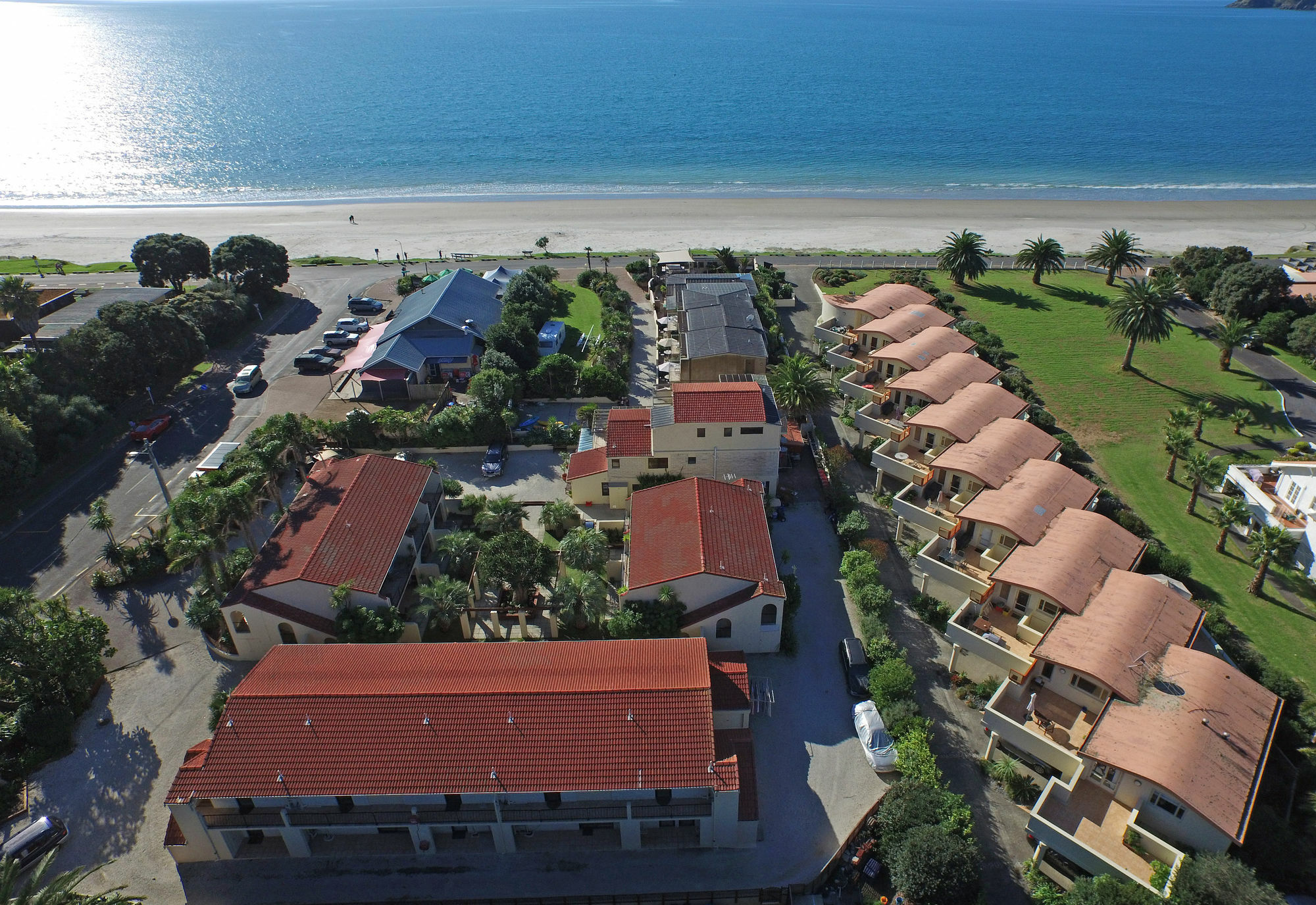 Onetangi Beach Apartments Экстерьер фото